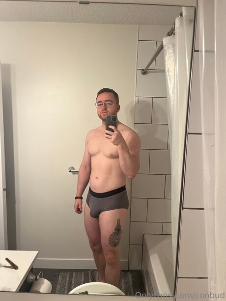 Conbud naked star photos