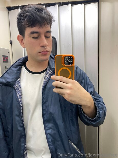 Jaxmixterfree top model img