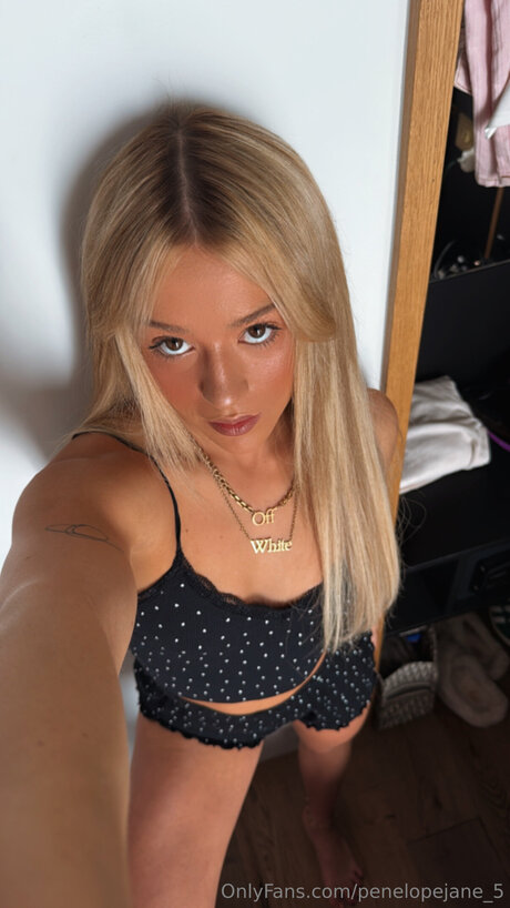 Penelopepeachesxo pornstar pics