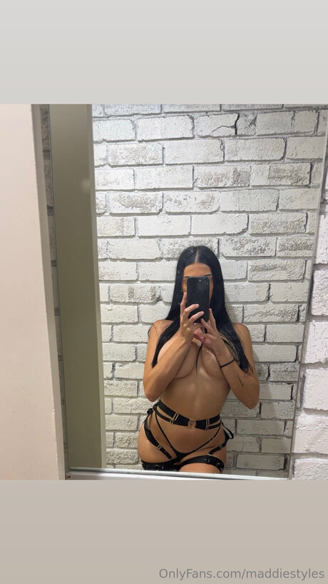 Maddiestyles exclusive model pic