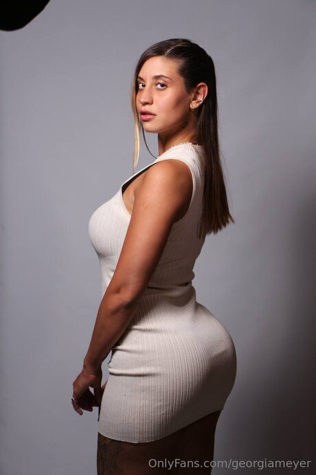 Georgiameyer perfect star pictures