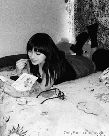 Januarymarii pornstar pretty pictures