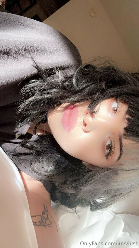 Januarymarii model hd photo