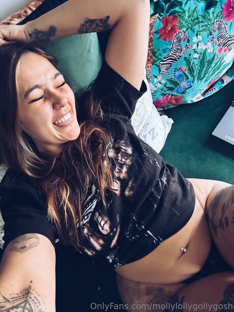 Mollylollygollygosh erotic pornstar pic