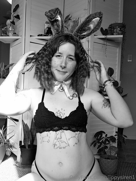 Slippysiren1 pornstar xxx pic