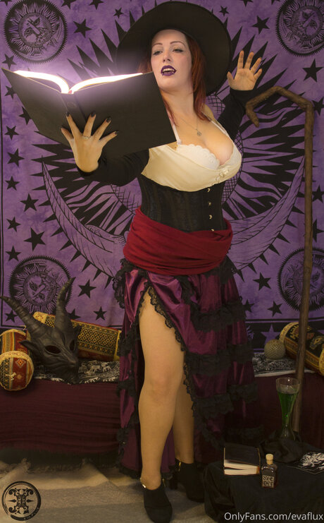 Evaflux nude pornstar img