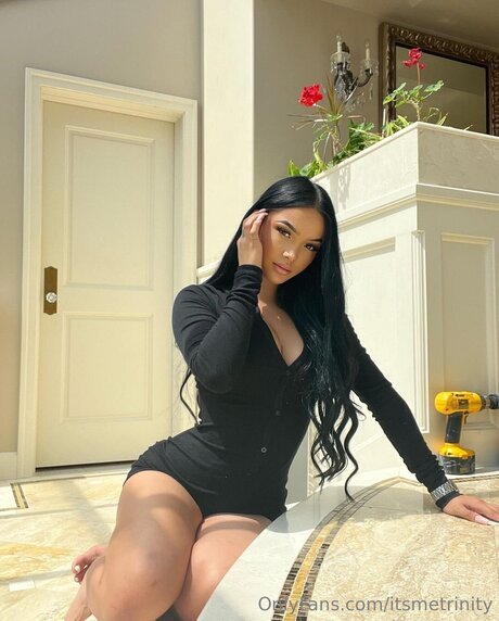 Itsmetrinity star free image