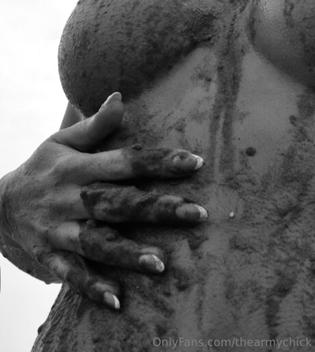 Thearmychick naked star pic