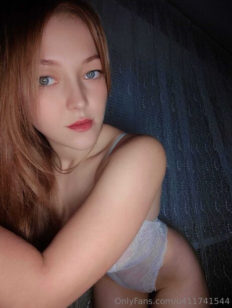 U411741544 pornstar pretty photo