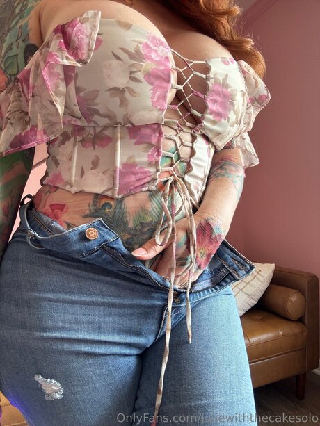 Juliewiththecakepeeks hot pornstar photos