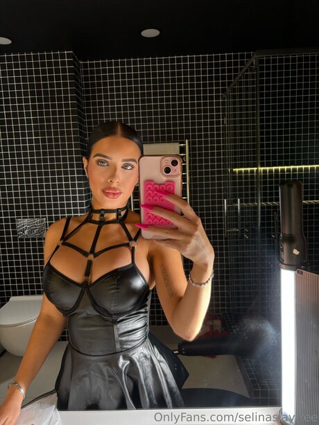 Selinaslayfree xxx star pics