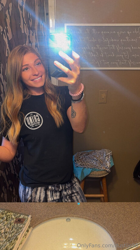 Dustijo95 hd pornstar pic