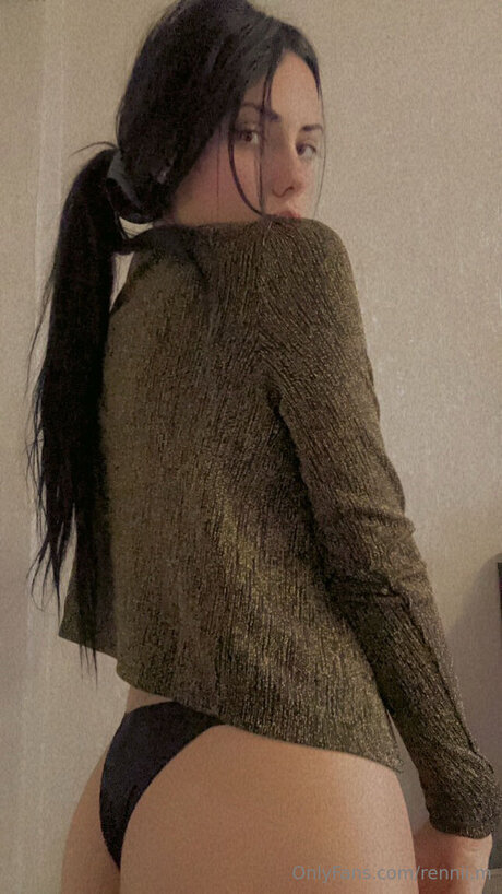 Rennii M model picture