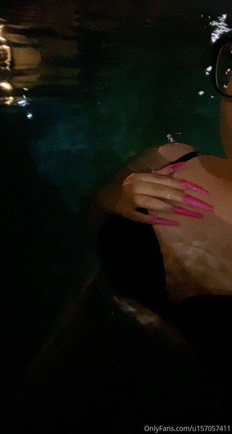 U157057411 erotic actress img