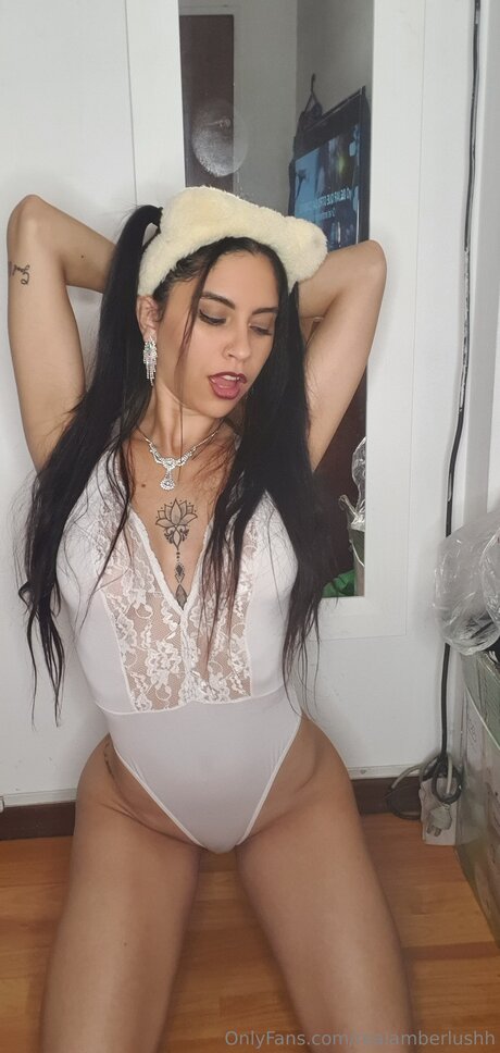 Realamberlushh model hd image