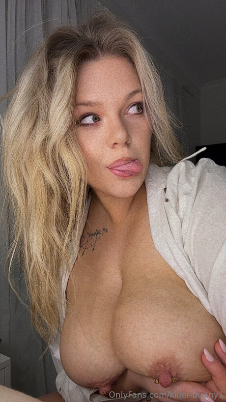 Goldensins model sex galleries