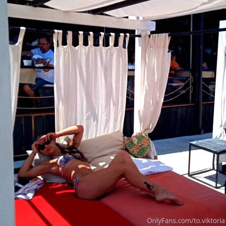 To Viktoria model adult gallery