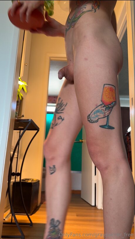 Grayperrier Free nudes model image