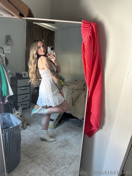 U416410466 hot star pic