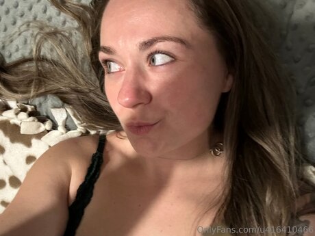 U416410466 hd model gallery