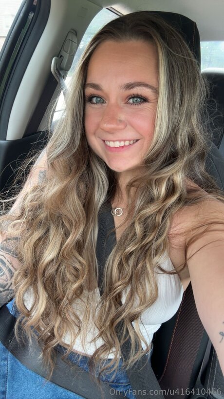 U416410466 star naked pic