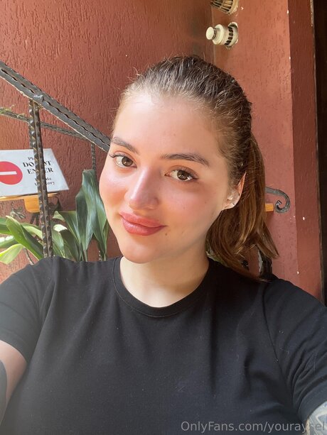 Youraysel erotic actress pic