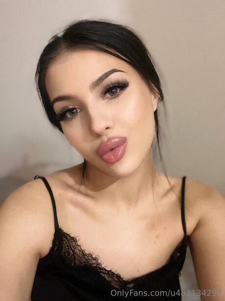 U483134297 high quality actress pics