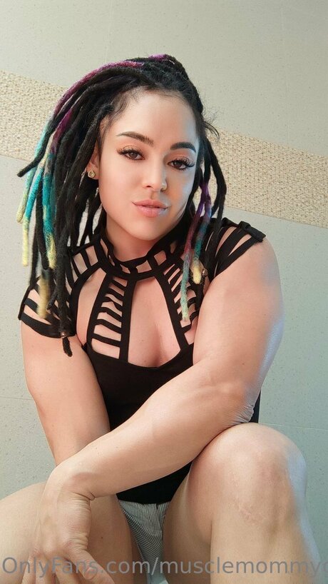 Queenmuscleavery pornographic actress pics