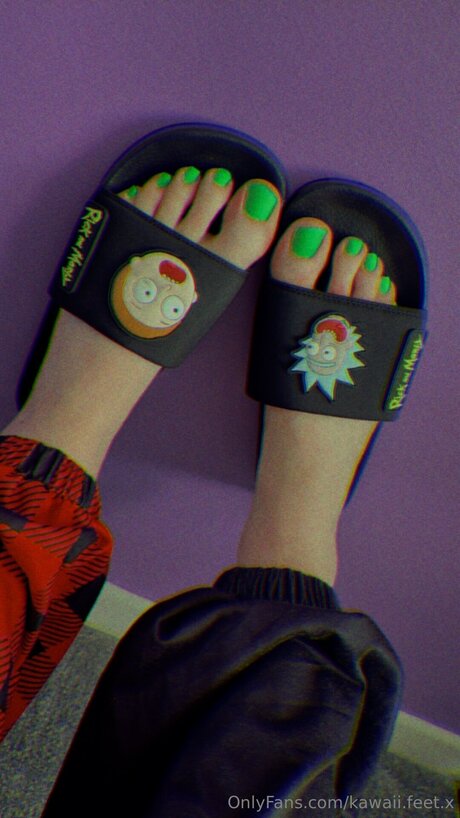 Kawaii Feet X erotic actress image