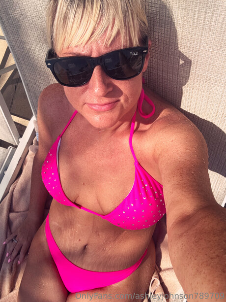 Ashleyjohnson789709 sexy star img