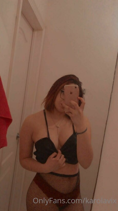 Karolavix star nude photos