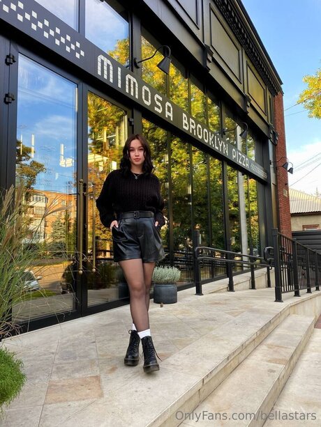 Bellastars model adult image