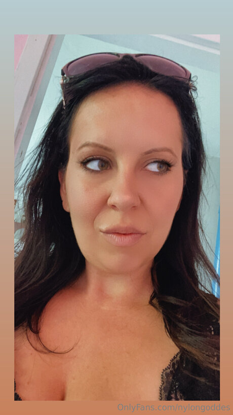 Nylongoddes nude star image