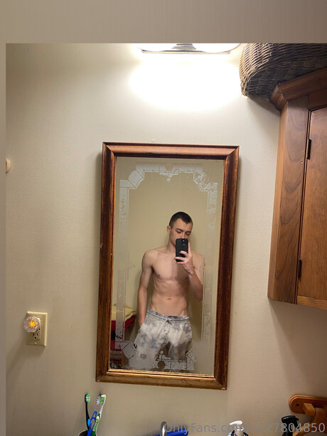 U127804850 star exclusive gallery