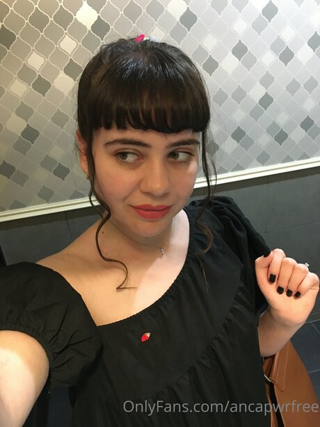 Ancapwrfree star naked gallery