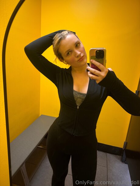 Divadoll1 model best image