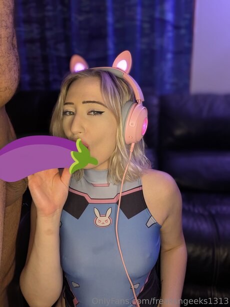 Freaksngeeks1313 model art image