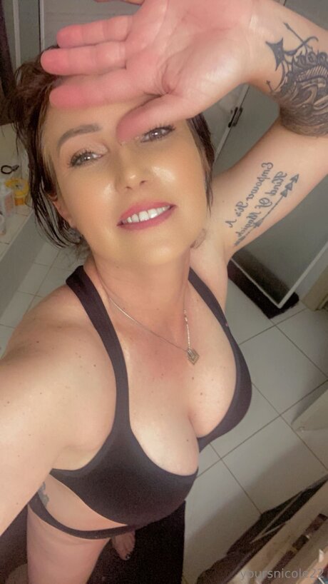 Yoursnicole22 pornstar nude pictures