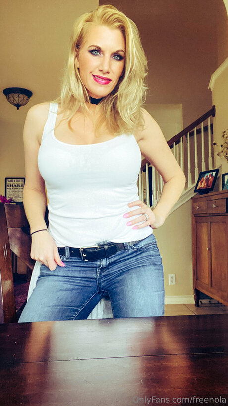 Freenola pornstar high quality pics