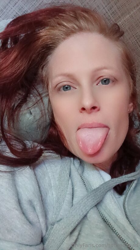 Softredhead nude model pic