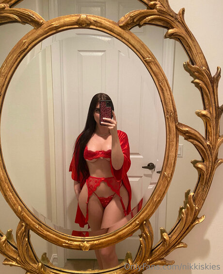 Nikkiskies exclusive model picture