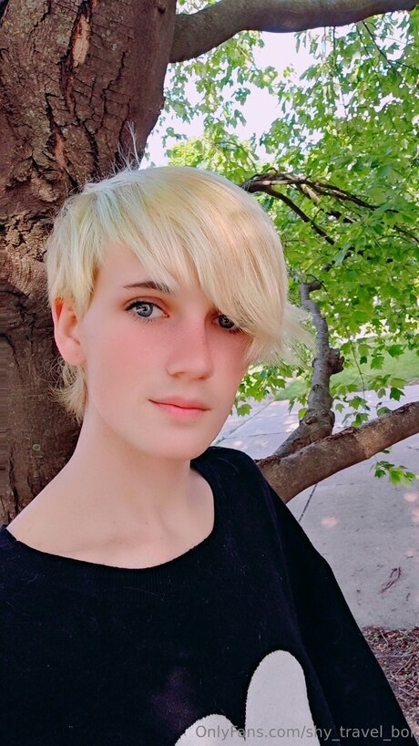 Shy Travel Boi erotic star pictures