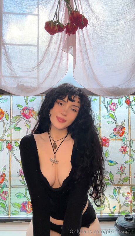 Pixievixencrypt naked actress image