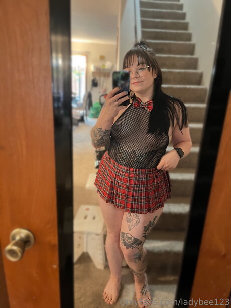 Ladybee123 pornstar exclusive picture