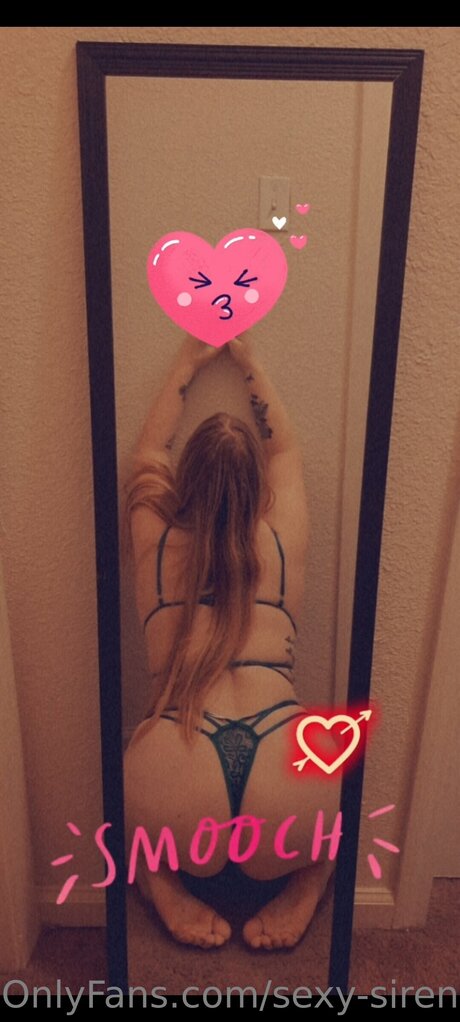 Sexy Siren pornstar naked gallery