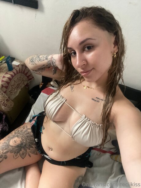 Ceciikiss model adult archive