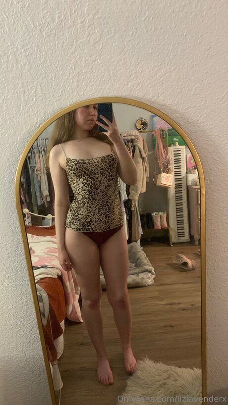 Lizlavenderx pretty model image