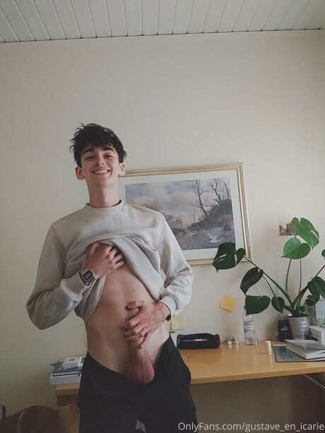 Gustave En Icarie naked actress gallery