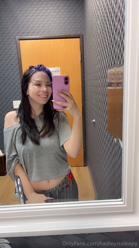 Harleyissleepy pretty actress images