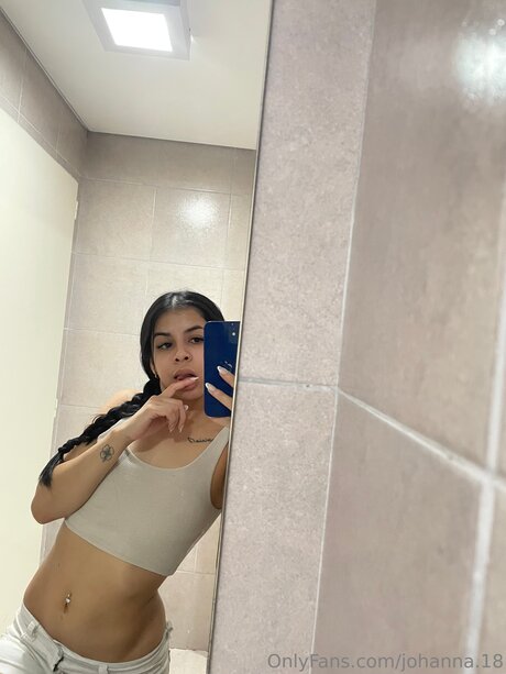 Johanna 18 model exclusive picture